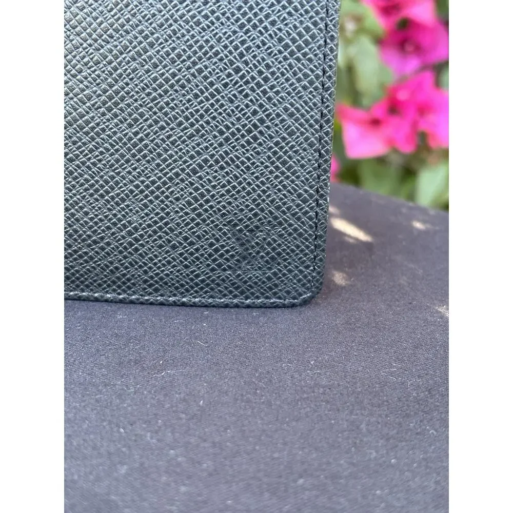 Louis Vuitton Taiga Leather Multiple Bifold Wallet Slender Black